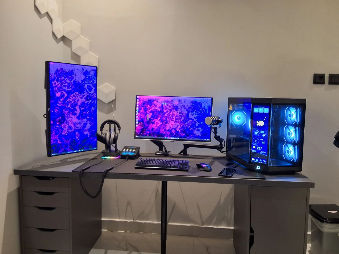 A Hyte Y70 performance build in a customer's room